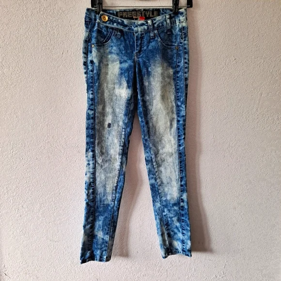 Freestyle Revolution Bleached Skinny Jeans - Picture 1 of 7